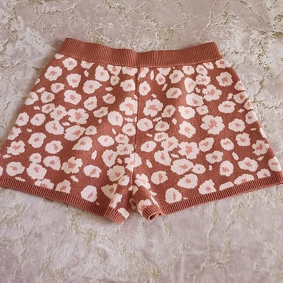 UGG | Womens Shaina Shorts - Picture 4 of 14